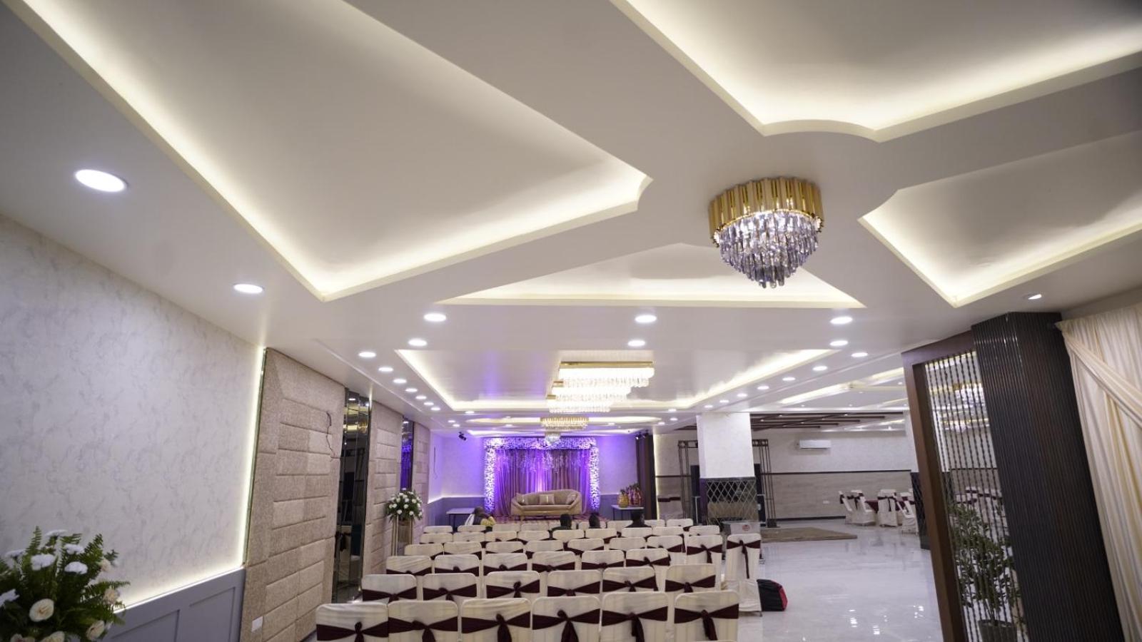 The Imperial Hotel And Convention Centre Kanpur Exterior photo