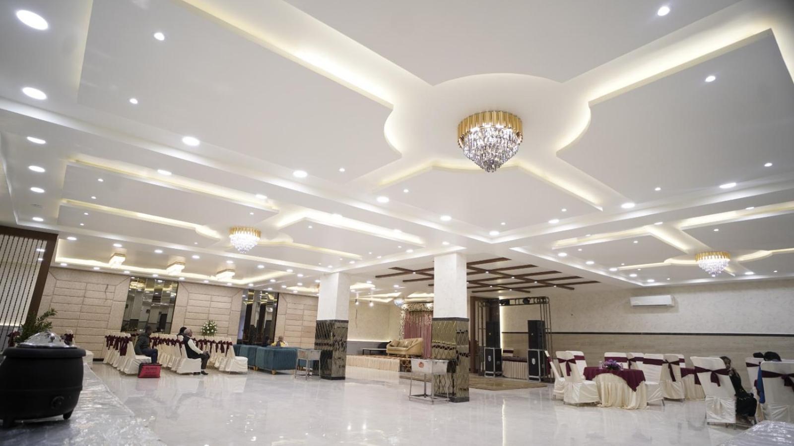 The Imperial Hotel And Convention Centre Kanpur Exterior photo